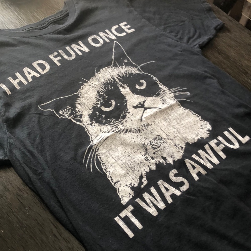 Grumpy cat tee